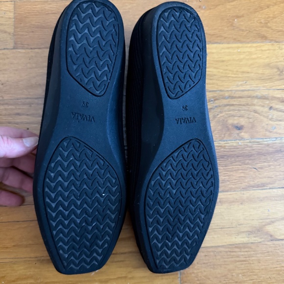 VIVAIA -Margot Walker Lightweight Square-Toe V-Cut Flats – Size 39 – Black - Picture 8 of 12